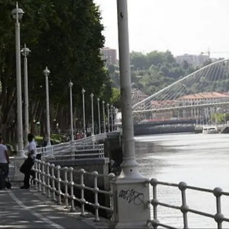 A 5 Minutos Andando Del Casco Viejo, Ayuntamiento, Plaza Circular Y Gran Via De Y Proximo A 2 Lineas De Metro 毕尔巴鄂