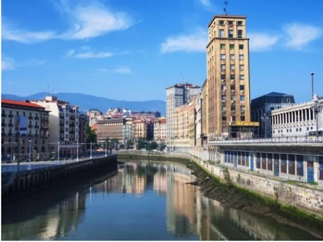 A 5 Minutos Andando Del Casco Viejo, Ayuntamiento, Plaza Circular Y Gran Via De Y Proximo A 2 Lineas De Metro Bilbao