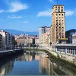 A 5 Minutos Andando Del Casco Viejo, Ayuntamiento, Plaza Circular Y Gran Via De Y Proximo A 2 Lineas De Metro ビルバオ