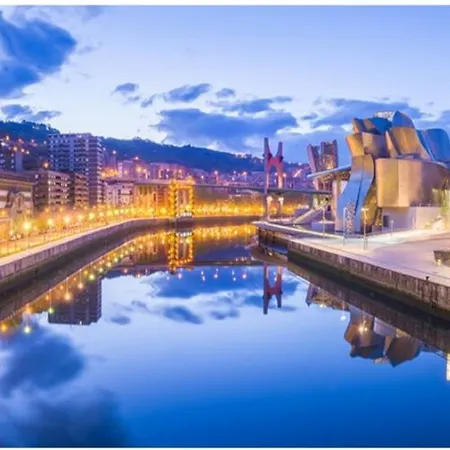 A 5 Minutos Andando Del Casco Viejo, Ayuntamiento, Plaza Circular Y Gran Via De Y Proximo A 2 Lineas De Metro