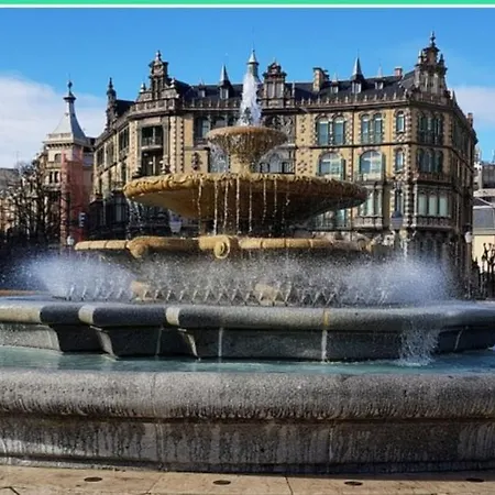 A 5 Minutos Andando Del Casco Viejo, Ayuntamiento, Plaza Circular Y Gran Via De Y Proximo A 2 Lineas De Metro Bilbao